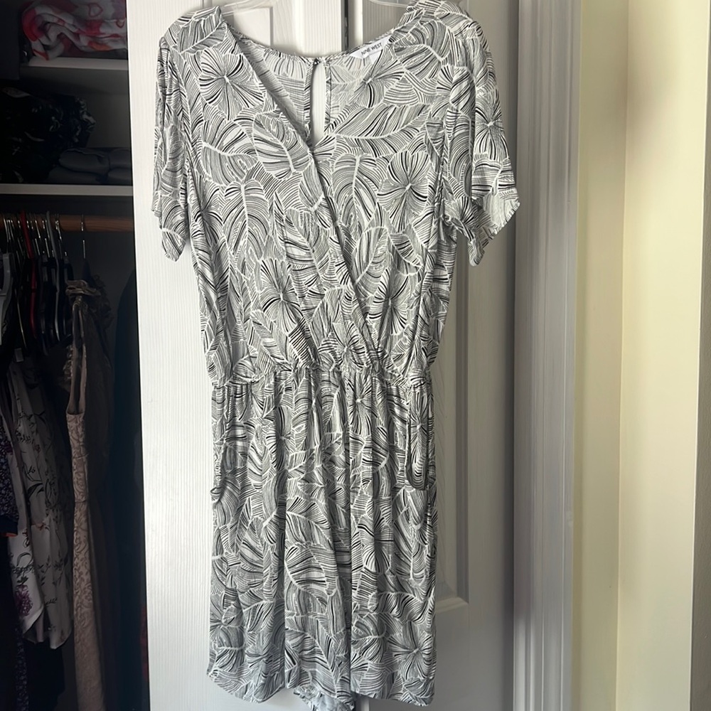 Women’s Short Sleeve Romper Size Medium